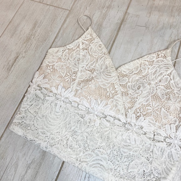 White lace crop top - Picture 2 of 3